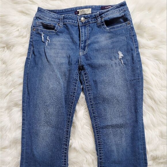 Vigoss Distressed Capri jeans - Picture 8 of 8